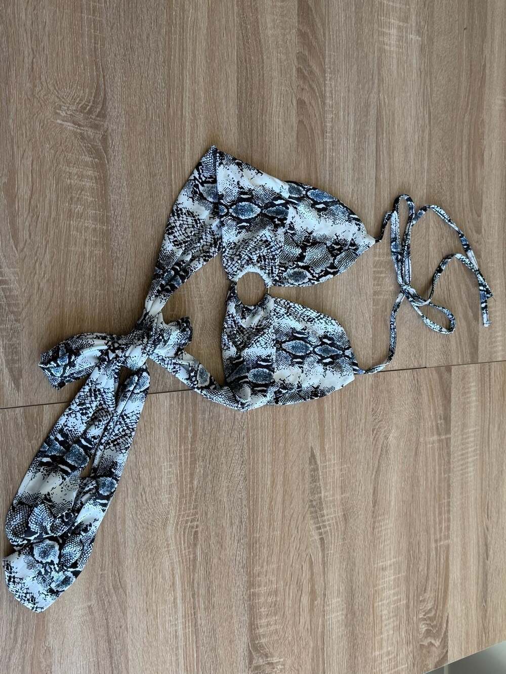 PrettyLittleThing Grey Snake Printed Plunge Ring Detail Halter Bralette